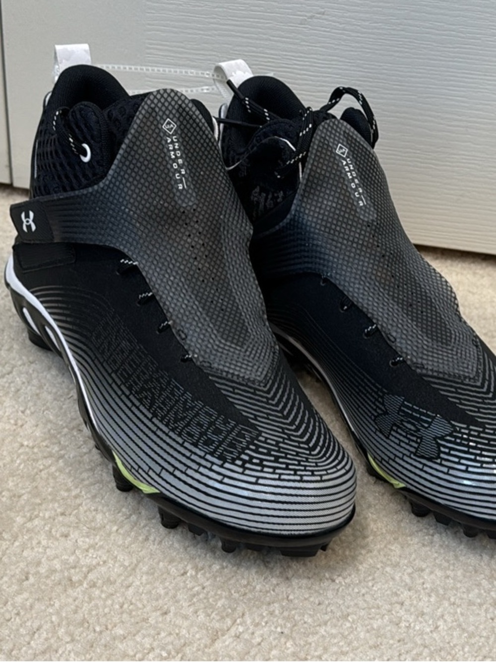Under Armour Men’s Black and Gray Performance Cleats